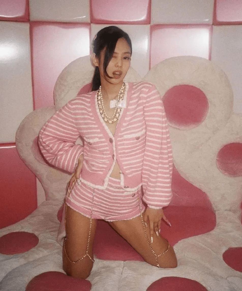 18岁日韩内射颜射午夜久久成人_攻略版3.6.43-第1张图片